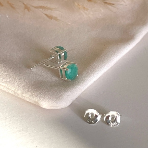 925 Sterling Silver Natural Emerald Stud Earrings!!  “Royal Delicacies” - Picture 5 of 17
